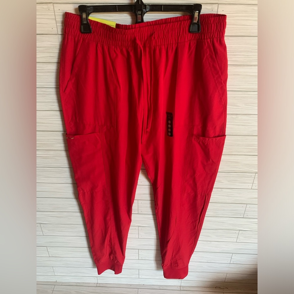 Heal wear jogger style scrub pants NWT